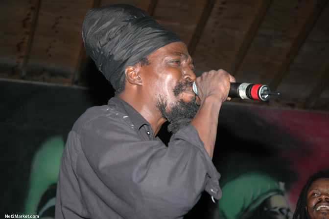 The Messenger, Reggae Super Star - Luciano - Gregory Isaacs - Bobby Dread - Swallow - backed by the Indika Band - Boubon Beach Restaurant, Beach Bar & Oceanfront Accommodations - Negril Travel Guide, Negril Jamaica WI - http://www.negriltravelguide.com - info@negriltravelguide.com...!