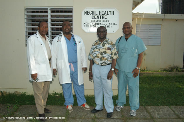 Negril Clinic - Caribbean Medical Mission, Friday, October 20, 2006 - Negril Travel Guide, Negril Jamaica WI - http://www.negriltravelguide.com - info@negriltravelguide.com...!
