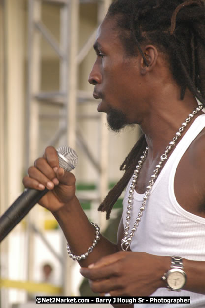 Jah Cure - Cure Fest 2007 - Longing For Concert at Trelawny Multi Purpose Stadium, Trelawny, Jamaica - Sunday, October 14, 2007 - Cure Fest 2007 October 12th-14th, 2007 Presented by Danger Promotions, Iyah Cure Promotions, and Brass Gate Promotions - Alison Young, Publicist - Photographs by Net2Market.com - Barry J. Hough Sr, Photographer - Negril Travel Guide, Negril Jamaica WI - http://www.negriltravelguide.com - info@negriltravelguide.com...!