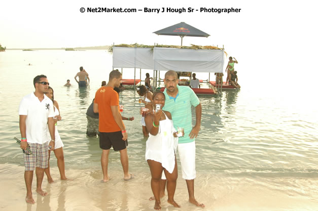 Hybrid Go Ultra - Independence Negril 2K7 - A Barefoot Beach Party @ The Hybrid Beach Cove aka Half Moon Beach Club, Sunday, August 5, 2007, Half Moon Beach, Hanover Parish, Jamaica - Negril Travel Guide.com, Negril Jamaica WI - http://www.negriltravelguide.com - info@negriltravelguide.com...!
