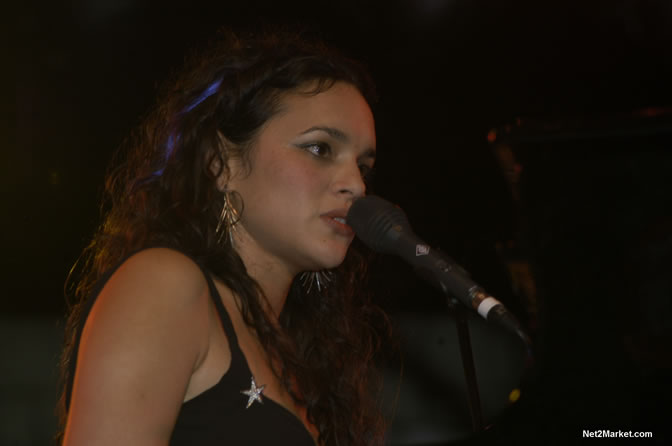 Norah Jones- Air Jamaica Jazz & Blues 2005 - The Art Of Music - Cinnamon Hill Golf Course, Rose Hall, Montego Bay - Negril Travel Guide, Negril Jamaica WI - http://www.negriltravelguide.com - info@negriltravelguide.com...!