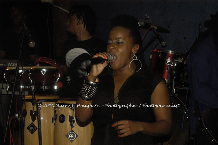 Etana - Live In Concert - One Love Reggae Concert Series 09/10 @ Negril Escape Resort and Spa, December 22, 2009, One Love Drive, West End, Negril, Westmoreland, Jamaica W.I. - Photographs by Net2Market.com - Barry J. Hough Sr, Photographer/Photojournalist - Negril Travel Guide, Negril Jamaica WI - http://www.negriltravelguide.com - info@negriltravelguide.com...!