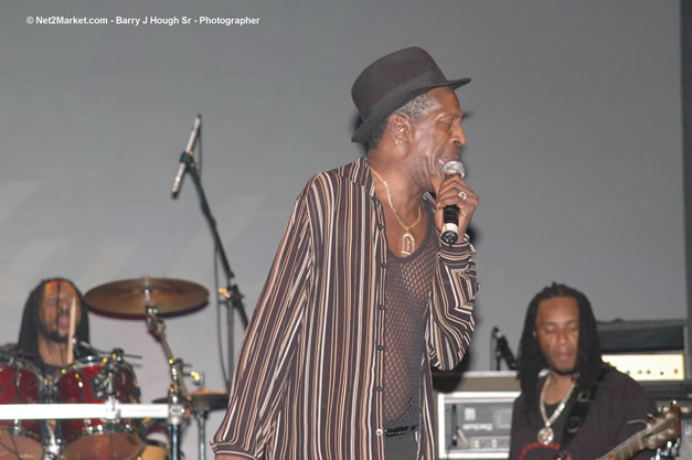 Gregory Isaacs @ Tru-Juice Rebel Salute 2007 - Saturday, January 13, 2007, Port Kaiser Sports Club, St. Elizabeth - Negril Travel Guide, Negril Jamaica WI - http://www.negriltravelguide.com - info@negriltravelguide.com...!
