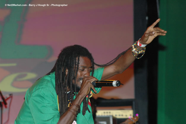 I Wayne @ Tru-Juice Rebel Salute 2007 - Saturday, January 13, 2007, Port Kaiser Sports Club, St. Elizabeth - Negril Travel Guide, Negril Jamaica WI - http://www.negriltravelguide.com - info@negriltravelguide.com...!