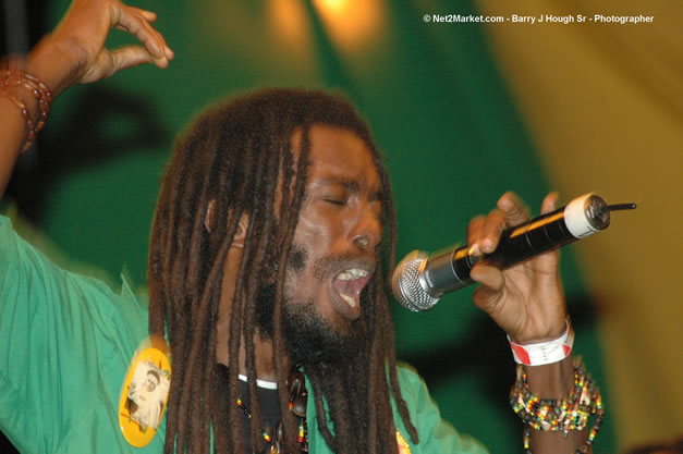 I Wayne @ Tru-Juice Rebel Salute 2007 - Saturday, January 13, 2007, Port Kaiser Sports Club, St. Elizabeth - Negril Travel Guide, Negril Jamaica WI - http://www.negriltravelguide.com - info@negriltravelguide.com...!