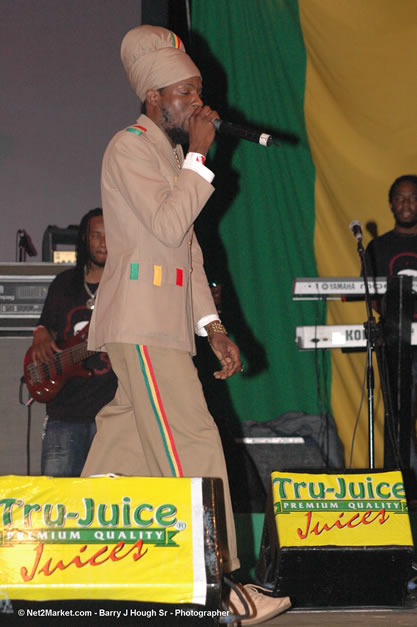 Jah Mason @ Tru-Juice Rebel Salute 2007 - Saturday, January 13, 2007, Port Kaiser Sports Club, St. Elizabeth - Negril Travel Guide, Negril Jamaica WI - http://www.negriltravelguide.com - info@negriltravelguide.com...!