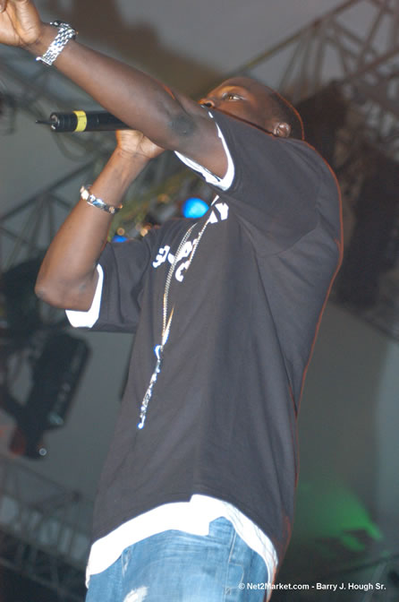 Akon - Red Stripe Reggae Sumfest 2005 - International Night - July 22th, 2005 - Negril Travel Guide, Negril Jamaica WI - http://www.negriltravelguide.com - info@negriltravelguide.com...!