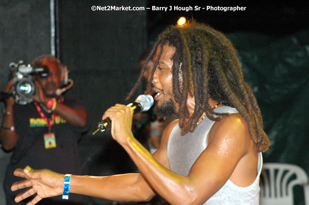 Rootz Underground - Red Stripe Reggae Sumfest 2007 - Zenith - Saturday, July 21, 2007 - Catherine Hall, Montego Bay, St James, Jamaica W.I. - Negril Travel Guide, Negril Jamaica WI - http://www.negriltravelguide.com - info@negriltravelguide.com...!