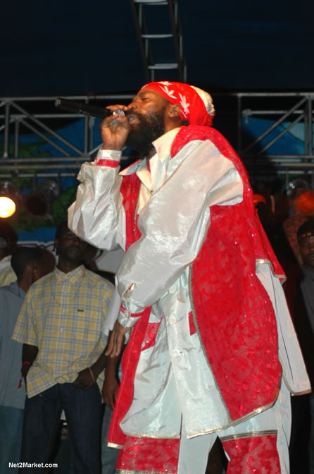 Capleton - Spring Break 2005 -  6th Anniversary - All Day - All Night - Photo Gallery - Sunday, March 13th - Long Bay Beach, Negril Jamaica - Negril Travel Guide, Negril Jamaica WI - http://www.negriltravelguide.com - info@negriltravelguide.com...!