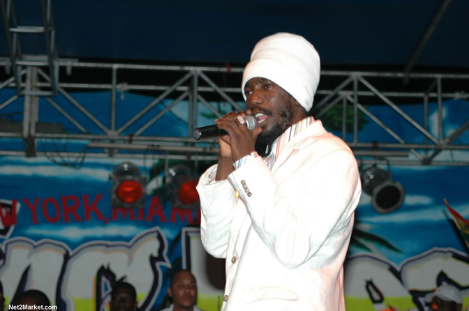Sizzla - Spring Break 2005 -  6th Anniversary - All Day - All Night - Photo Gallery - Sunday, March 13th - Long Bay Beach, Negril Jamaica - Negril Travel Guide, Negril Jamaica WI - http://www.negriltravelguide.com - info@negriltravelguide.com...!