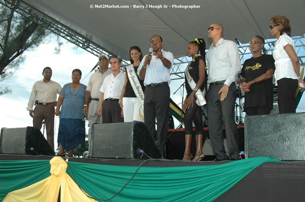 The Ministry of Toursim Luncheon & The Jamaica Tourist Board present Tourism Awareness Concert in Commemoraton of the Start of the 07/08 Winter Tourist Season - Guest Performers: Third World, Tessane Chin, Etana, Assassin, One Third, Christopher Martin, Gumption Band - Saturday, December 15, 2007 - Old Hospital Site, on the Hip Strip, Montego Bay, Jamaica W.I. - Photographs by Net2Market.com - Barry J. Hough Sr, Photographer - Negril Travel Guide, Negril Jamaica WI - http://www.negriltravelguide.com - info@negriltravelguide.com...!
