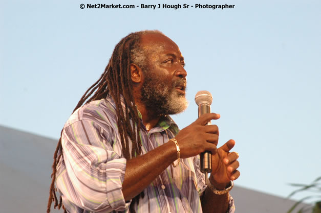 Freddie McGregor @ Western Consciousness 2007 - Presented by King of Kings Productons - Saturday, April 28, 2007 - Llandilo Cultural Centre, Savanna-La-Mar, Westmoreland, Jamaica W.I. - Negril Travel Guide, Negril Jamaica WI - http://www.negriltravelguide.com - info@negriltravelguide.com...!