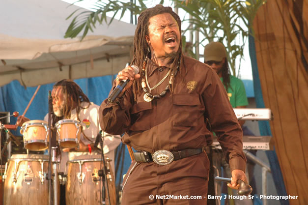 Luciano @ Western Consciousness 2007 - Presented by King of Kings Productons - Saturday, April 28, 2007 - Llandilo Cultural Centre, Savanna-La-Mar, Westmoreland, Jamaica W.I. - Negril Travel Guide, Negril Jamaica WI - http://www.negriltravelguide.com - info@negriltravelguide.com...!
