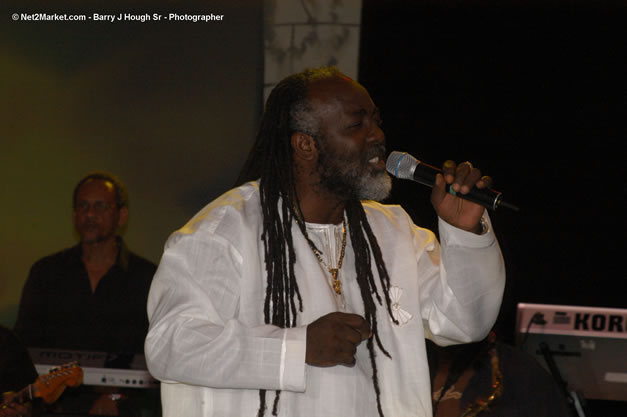 Freddy McGregor @ The Aqueduct on Rose Hall - Friday, January 26, 2007 - 10th Anniversary - Air Jamaica Jazz & Blues Festival 2007 - The Art of Music - Tuesday, January 23 - Saturday, January 27, 2007, The Aqueduct on Rose Hall, Montego Bay, Jamaica - Negril Travel Guide, Negril Jamaica WI - http://www.negriltravelguide.com - info@negriltravelguide.com...!