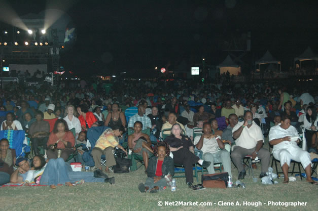 Venue & Audience - Air Jamaica Jazz & Blues Festival 2007 - The Art of Music -  Thursday, January 25th - 10th Anniversary - Air Jamaica Jazz & Blues Festival 2007 - The Art of Music - Tuesday, January 23 - Saturday, January 27, 2007, The Aqueduct on Rose Hall, Montego Bay, Jamaica - Negril Travel Guide, Negril Jamaica WI - http://www.negriltravelguide.com - info@negriltravelguide.com...!
