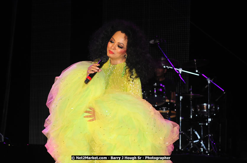 Diana Ross at the Air Jamaica Jazz and Blues Festival 2008 The Art of Music - Saturday, January 26, 2008 - Air Jamaica Jazz & Blues 2008 The Art of Music venue at the Aqaueduct on Rose Hall Resort & Counrty Club, Montego Bay, St. James, Jamaica W.I. - Thursday, January 24 - Saturday, January 26, 2008 - Photographs by Net2Market.com - Claudine Housen & Barry J. Hough Sr, Photographers - Negril Travel Guide, Negril Jamaica WI - http://www.negriltravelguide.com - info@negriltravelguide.com...!