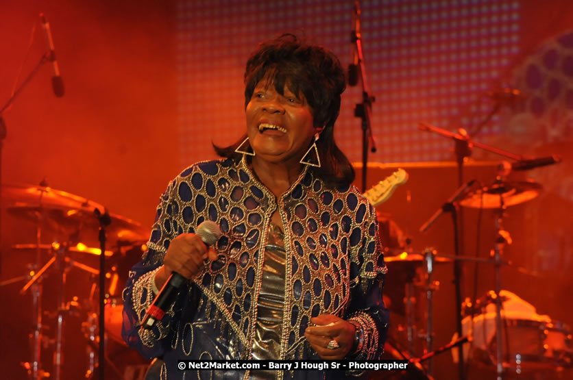 Koko Taylor at the Air Jamaica Jazz and Blues Festival 2008 The Art of Music - Saturday, January 26, 2008 - Air Jamaica Jazz & Blues 2008 The Art of Music venue at the Aqaueduct on Rose Hall Resort & Counrty Club, Montego Bay, St. James, Jamaica W.I. - Thursday, January 24 - Saturday, January 26, 2008 - Photographs by Net2Market.com - Claudine Housen & Barry J. Hough Sr, Photographers - Negril Travel Guide, Negril Jamaica WI - http://www.negriltravelguide.com - info@negriltravelguide.com...!
