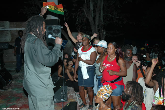 The Messenger, Reggae Super Star - Luciano - Gregory Isaacs - Bobby Dread - Swallow - backed by the Indika Band - Boubon Beach Restaurant, Beach Bar & Oceanfront Accommodations - Negril Travel Guide, Negril Jamaica WI - http://www.negriltravelguide.com - info@negriltravelguide.com...!