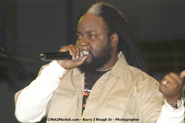 Morgan Heritage - Cure Fest 2007 - Longing For Concert at Trelawny Multi Purpose Stadium, Trelawny, Jamaica - Sunday, October 14, 2007 - Cure Fest 2007 October 12th-14th, 2007 Presented by Danger Promotions, Iyah Cure Promotions, and Brass Gate Promotions - Alison Young, Publicist - Photographs by Net2Market.com - Barry J. Hough Sr, Photographer - Negril Travel Guide, Negril Jamaica WI - http://www.negriltravelguide.com - info@negriltravelguide.com...!