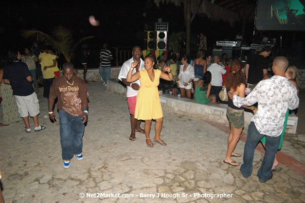 Hybrid Go Ultra - Glamous Life @ Rick's Cafe, Negri, West End - South Beach's most talked about exclusive event for the mature and beautiful - Friday, August 3, 2007, Rick's Cafe, West End, Negril, Westmoreland, Jamaica - Negril Travel Guide.com, Negril Jamaica WI - http://www.negriltravelguide.com - info@negriltravelguide.com...!