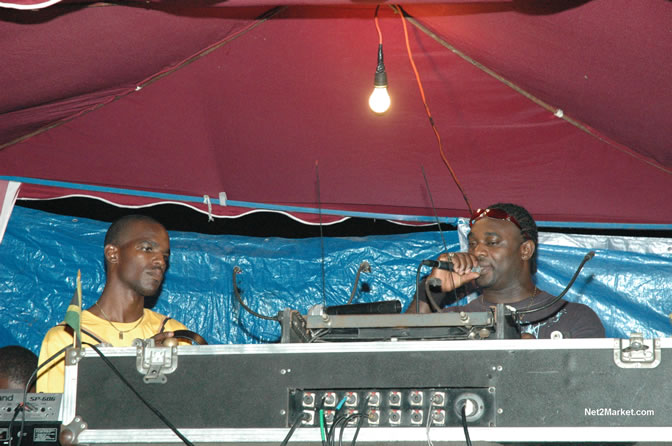 History Clash - Stone Love VS David Roddigan [Out of London] - June 5, 2005 - Presented by Jamaica Tamboo in association with Guinness - Negril Spot - Negril Travel Guide, Negril Jamaica WI - http://www.negriltravelguide.com - info@negriltravelguide.com...!
