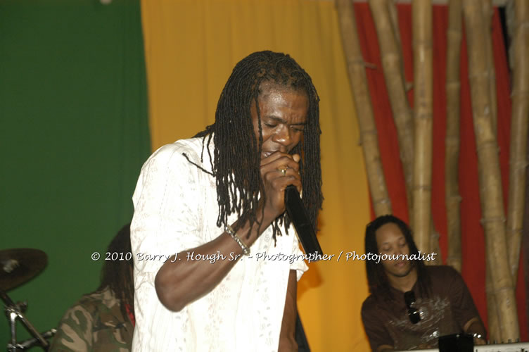 Chaka Demus & Pliers - Live In Concert @ Negril Escape Resort and Spa, December 8, 2009, One Love Drive, West End, Negril, Westmoreland, Jamaica W.I. - Photographs by Net2Market.com - Barry J. Hough Sr, Photographer/Photojournalist - Negril Travel Guide, Negril Jamaica WI - http://www.negriltravelguide.com - info@negriltravelguide.com...!