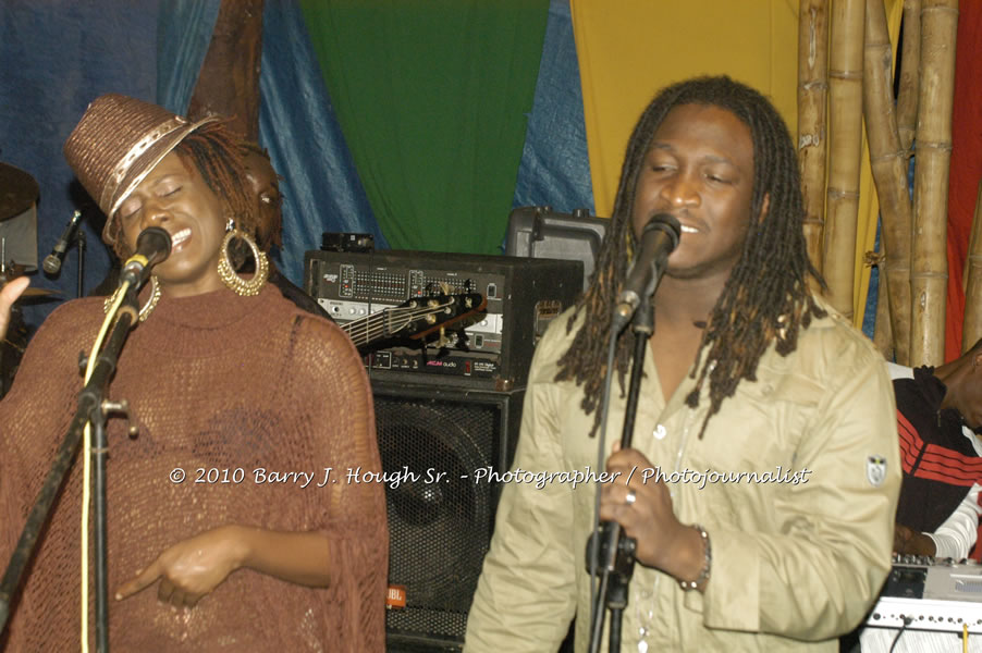 Etana - Live In Concert - One Love Reggae Concert Series 09/10 @ Negril Escape Resort and Spa, December 22, 2009, One Love Drive, West End, Negril, Westmoreland, Jamaica W.I. - Photographs by Net2Market.com - Barry J. Hough Sr, Photographer/Photojournalist - Negril Travel Guide, Negril Jamaica WI - http://www.negriltravelguide.com - info@negriltravelguide.com...!