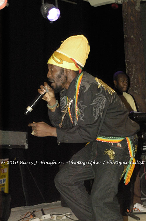 Richie Spice - Live In Concert - One Love Reggae Concert Series 09/10 @ Negril Escape Resort and Spa, January 19, 2010, One Love Drive, West End, Negril, Westmoreland, Jamaica W.I. - Photographs by Net2Market.com - Barry J. Hough Sr, Photographer/Photojournalist - Negril Travel Guide, Negril Jamaica WI - http://www.negriltravelguide.com - info@negriltravelguide.com...!