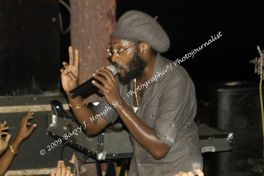  Tarrus Riley - Live in Concert - at the One Love Reggae Concert Series 09/10 @ Negril Escape Resort & Spa - Also Featuring: Mistic Bowie, Monday Justice, Cash, Dean Frazier - DJ Gemini - MC Oliver Cargill, Negril Escape Resort & Spa, One Love Drive, West End, Negril, Westmoreland, Jamaica W.I. - Tuesday, November 17, 2009 - Photographs by Net2Market.com - Barry J. Hough Sr, Photographer / Photojournalist - Photos taken with a Nikon D70, D100, or D300 - Negril Travel Guide, Negril Jamaica WI - http://www.negriltravelguide.com - info@negriltravelguide.com...!