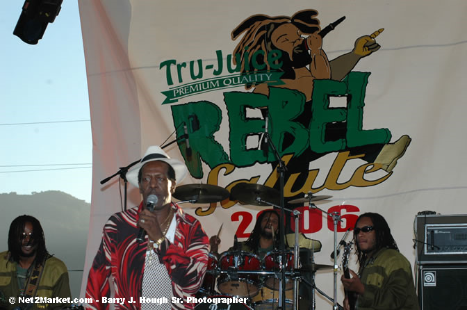 Gregory Isaacs - Tru Juice Rebel Salute 2006 - Reggae's Premiere Roots Festival - Pre-Show Venue Photos -Port Kaiser Sports Club, Saturday, January 14, 2006 - Negril Travel Guide, Negril Jamaica WI - http://www.negriltravelguide.com - info@negriltravelguide.com...!