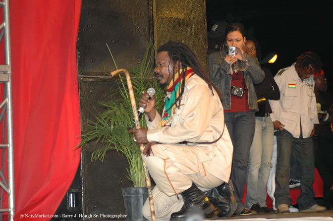 Luciano - Tru Juice Rebel Salute 2006 - Reggae's Premiere Roots Festival - Pre-Show Venue Photos -Port Kaiser Sports Club, Saturday, January 14, 2006 - Negril Travel Guide, Negril Jamaica WI - http://www.negriltravelguide.com - info@negriltravelguide.com...!