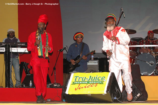 The Abyssinians @ Tru-Juice Rebel Salute 2007 - Saturday, January 13, 2007, Port Kaiser Sports Club, St. Elizabeth - Negril Travel Guide, Negril Jamaica WI - http://www.negriltravelguide.com - info@negriltravelguide.com...!