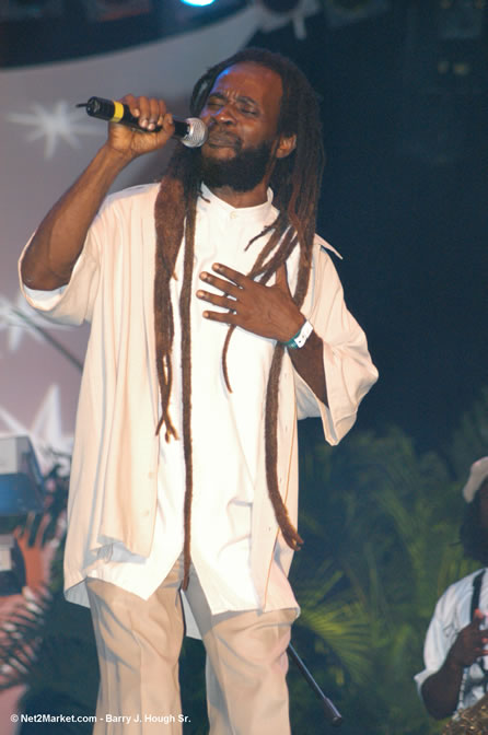Chokey Taylor - Red Stripe Reggae Sumfest 2005 - International Night - July 22th, 2005 - Negril Travel Guide, Negril Jamaica WI - http://www.negriltravelguide.com - info@negriltravelguide.com...!