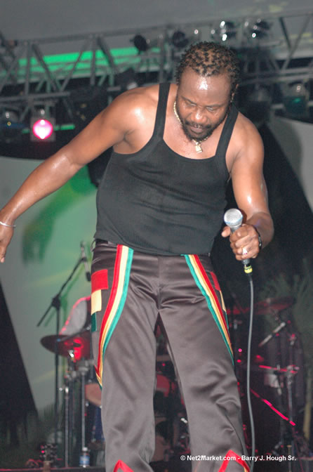 Toots and The Maytails - Red Stripe Reggae Sumfest 2005 - International Night #2 - July 23th, 2005 - Negril Travel Guide, Negril Jamaica WI - http://www.negriltravelguide.com - info@negriltravelguide.com...!