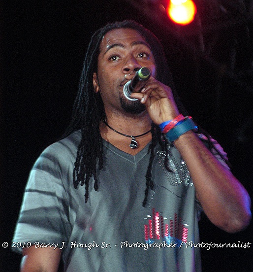 Hezron at Reggae Sumfest 2010