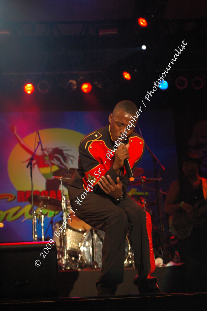 Romain Virgo  @ Reggae Sumfest 2009 - International Night 2 - Reggae Sumfest 2009,Catherine Hall, Montego Bay, St. James, Jamaica W.I. - Saturaday, July 25, 2009 - Reggae Sumfest 2009, July 19 - 25, 2009 - Photographs by Net2Market.com - Barry J. Hough Sr. Photojournalist/Photograper - Photographs taken with a Nikon D70, D100, or D300 - Negril Travel Guide, Negril Jamaica WI - http://www.negriltravelguide.com - info@negriltravelguide.com...!