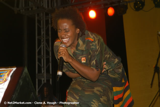 Etana - Smile Jamaica, Nine Miles, St Anns, Jamaica - Saturday, February 10, 2007 - The Smile Jamaica Concert, a symbolic homecoming in Bob Marley's birthplace of Nine Miles - Negril Travel Guide, Negril Jamaica WI - http://www.negriltravelguide.com - info@negriltravelguide.com...!