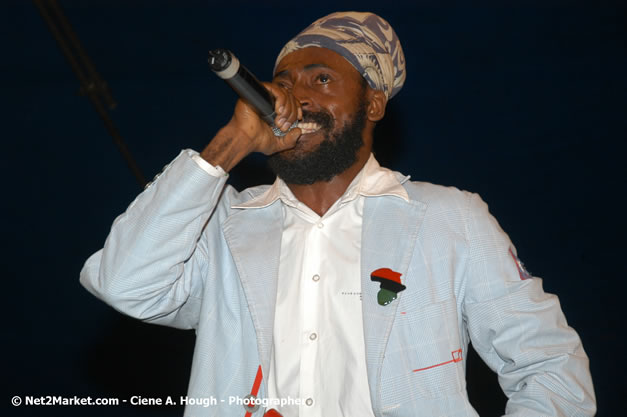 Lutan Fyah - Smile Jamaica, Nine Miles, St Anns, Jamaica - Saturday, February 10, 2007 - The Smile Jamaica Concert, a symbolic homecoming in Bob Marley's birthplace of Nine Miles - Negril Travel Guide, Negril Jamaica WI - http://www.negriltravelguide.com - info@negriltravelguide.com...!