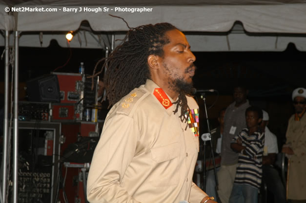 M - Smile Jamaica, Nine Miles, St Anns, Jamaica - Saturday, February 10, 2007 - The Smile Jamaica Concert, a symbolic homecoming in Bob Marley's birthplace of Nine Miles - Negril Travel Guide, Negril Jamaica WI - http://www.negriltravelguide.com - info@negriltravelguide.com...!