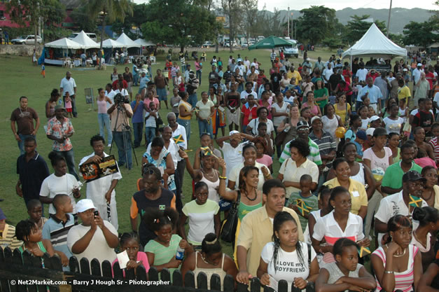 The Ministry of Toursim & The Jamaica Tourist Board present Tourism Awareness Concert in Commemoration of the Start of the 07/08 Winter Tourist Season - Guest Performers: Third World, Tessane Chin, Etana, Assassin, One Third, Christopher Martin, Gumption Band - Saturday, December 15, 2007 - Old Hospital Site, on the Hip Strip, Montego Bay, Jamaica W.I. - Photographs by Net2Market.com - Barry J. Hough Sr, Photographer - Negril Travel Guide, Negril Jamaica WI - http://www.negriltravelguide.com - info@negriltravelguide.com...!