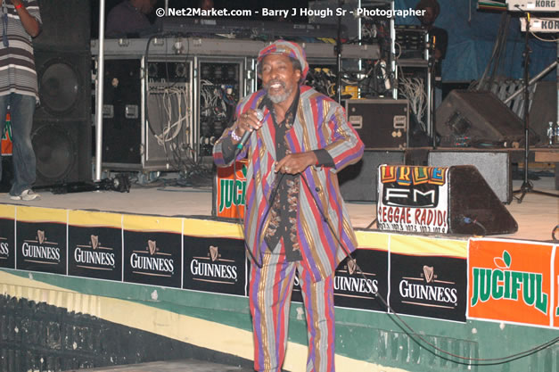Ljahman Levi @ Western Consciousness 2007 - Presented by King of Kings Productons - Saturday, April 28, 2007 - Llandilo Cultural Centre, Savanna-La-Mar, Westmoreland, Jamaica W.I. - Negril Travel Guide, Negril Jamaica WI - http://www.negriltravelguide.com - info@negriltravelguide.com...!